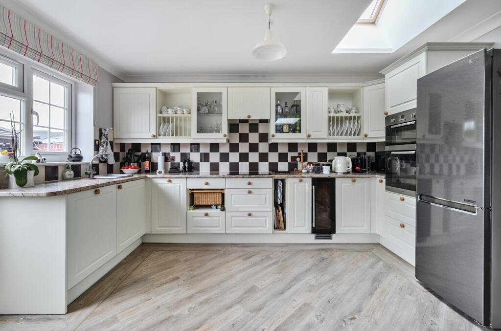 1288200-15-6835b3...