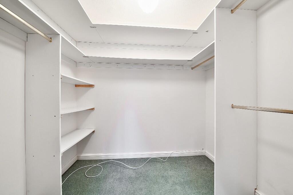 Walk-in Wardrobe