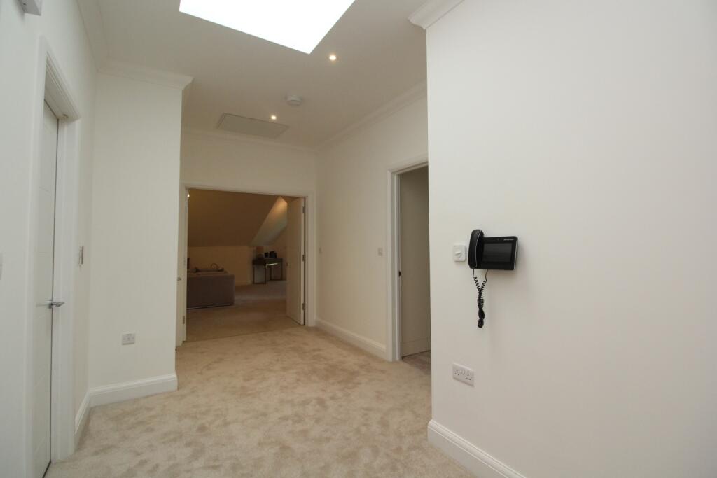 Apt 28