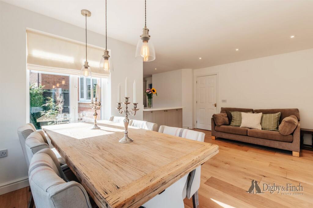 3 Witchley Close -13.jpg