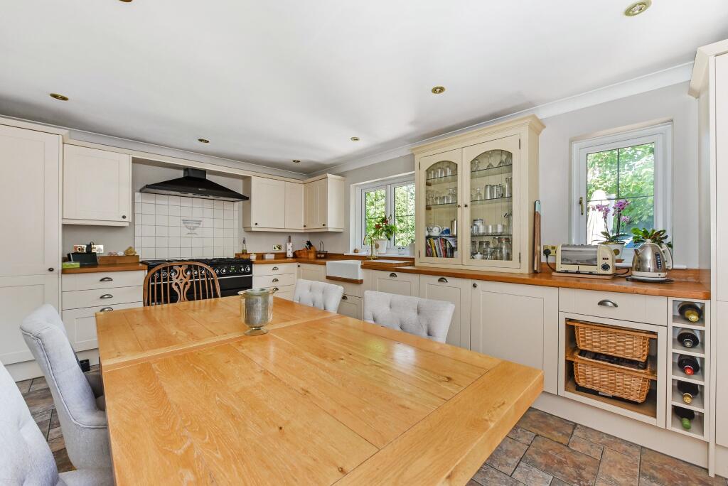 Kitchen/Dining Rm