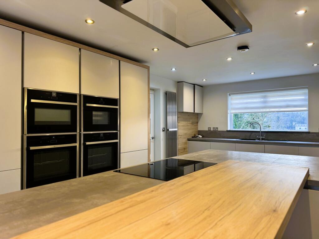 Open Plan Breakfast Kitchen &amp; Family Living Room