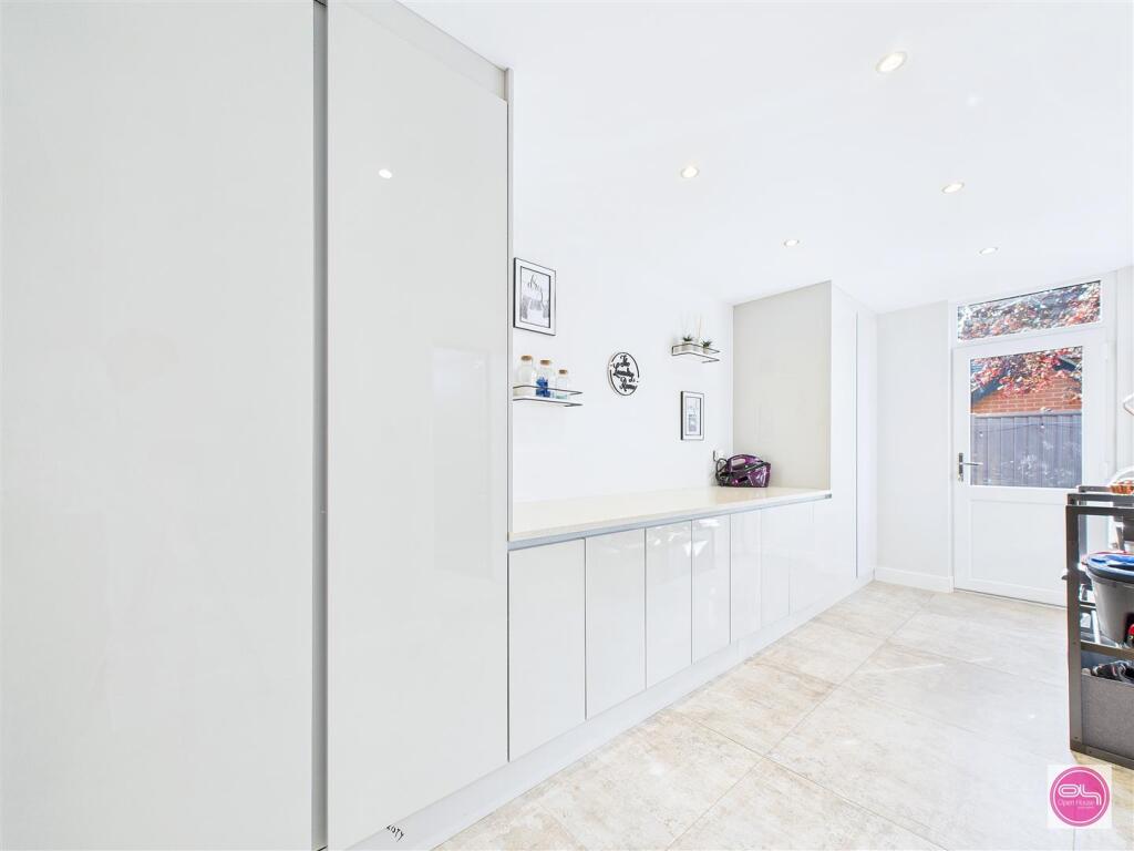 Cranfield Avenue, Church Gresley (18).jpg