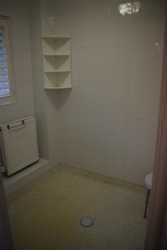 Shower Room.jpg