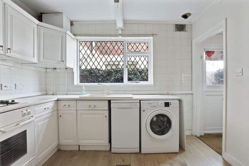 07-d0f3JHPropWpen - 350 Blandford Road - 21 (1)-me