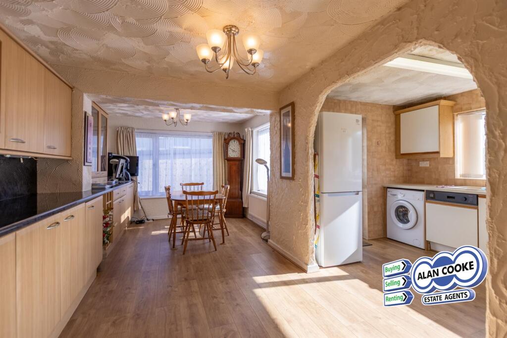 EXTENDED DINING ROOM