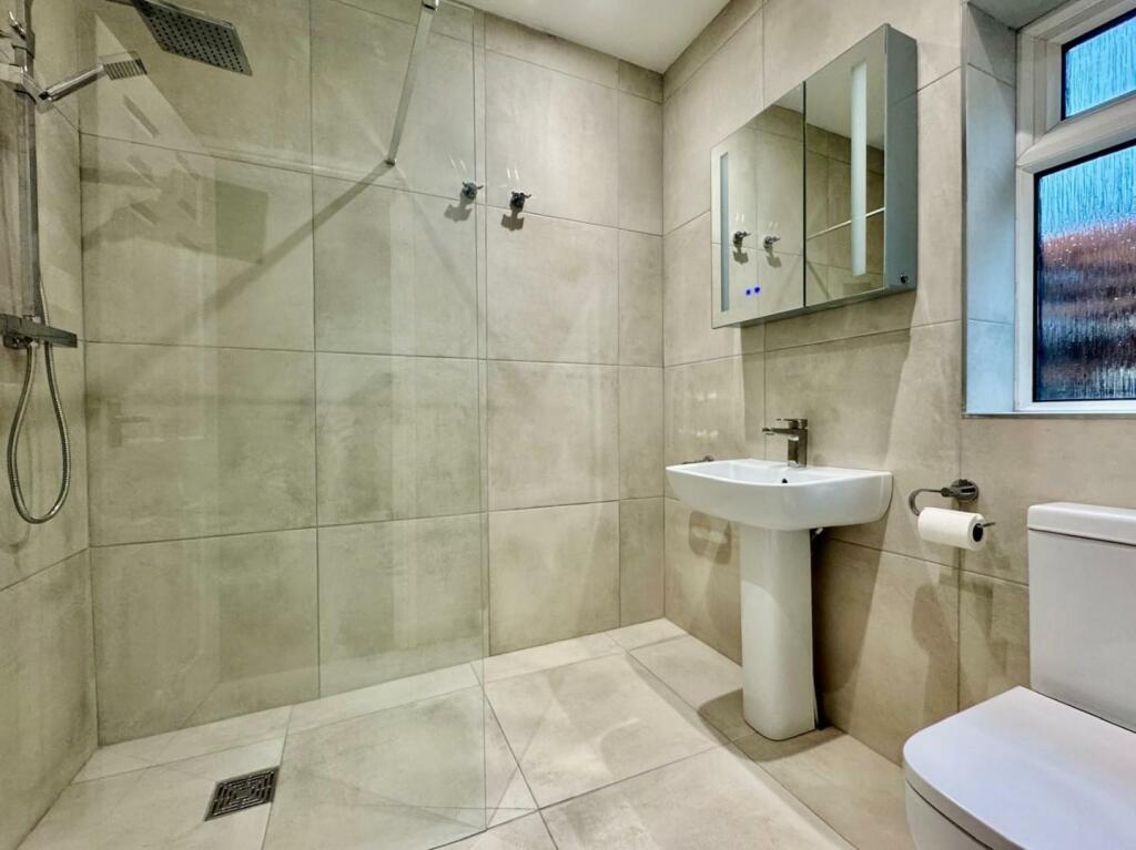 9 Stanneylands Drive - Shower Room.jpg