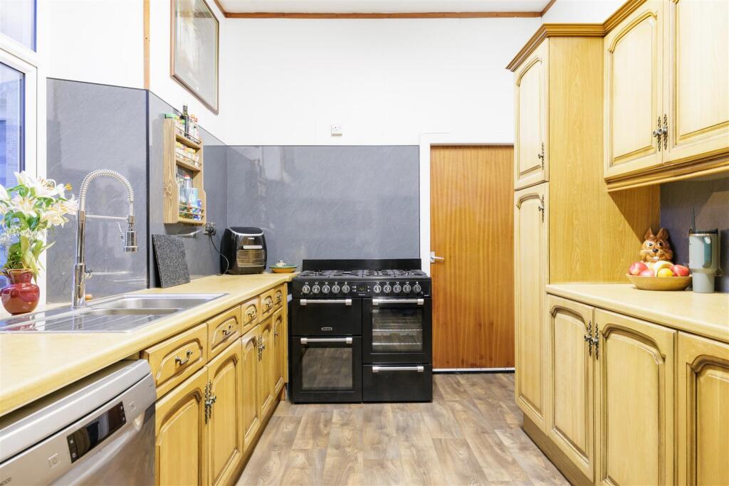 7kitchen.jpg