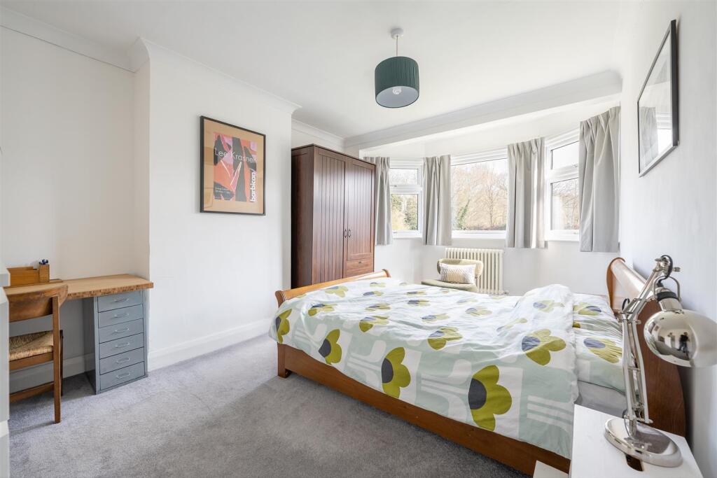 Dean Gardens, E17
