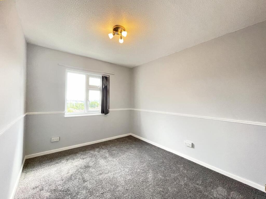 Bourne Close 27 - Bed 2.jpg