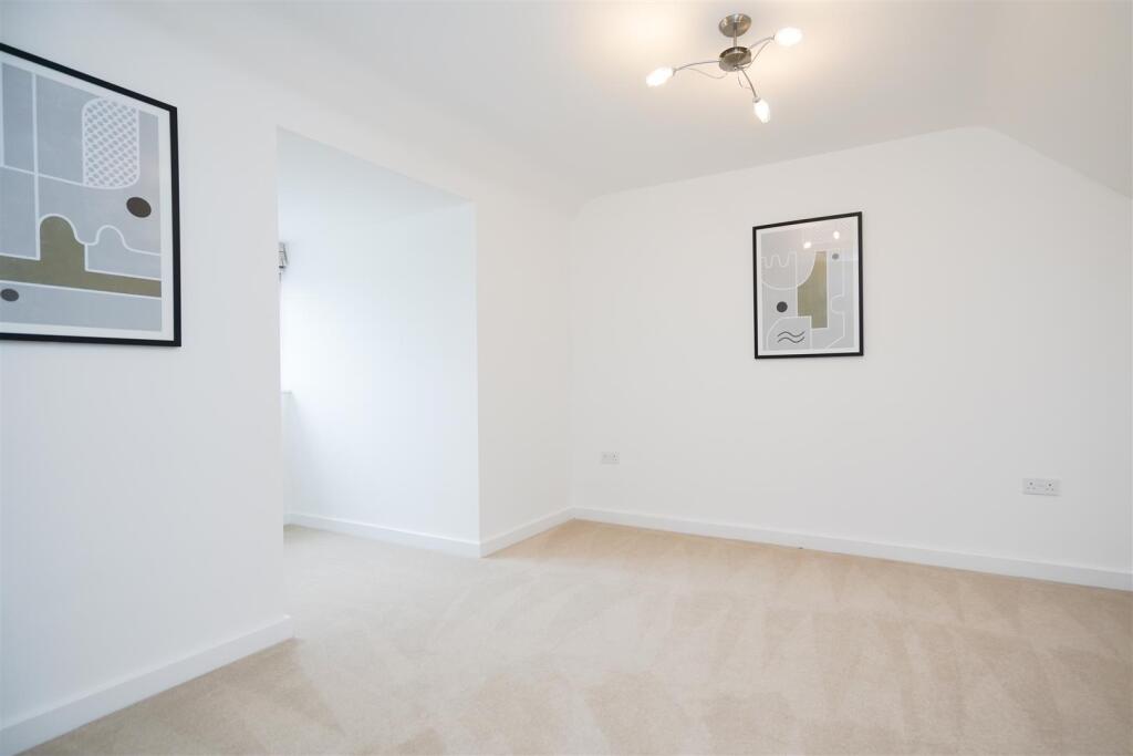 Crest Nicholson (34).jpg