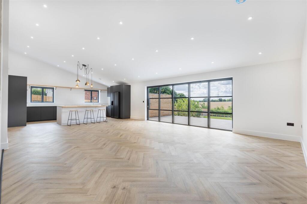 Kitchen/Dining/Lounge