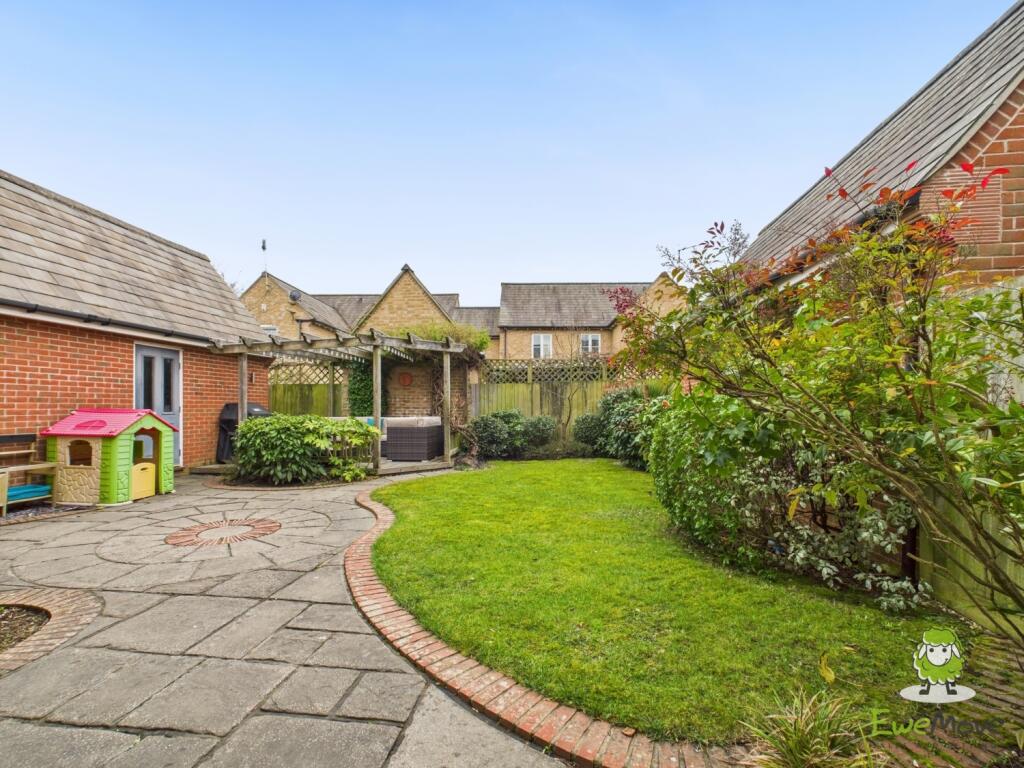 CAM03778G0-PR0181-STILL014