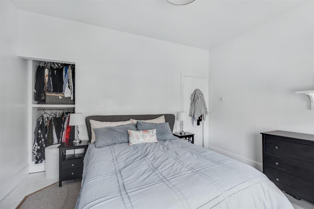 Bedroom 1_3.jpeg