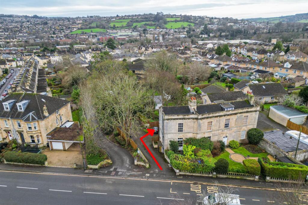 Garden Flat, 63 Newbridge Hill, Newbridge, Bath BA