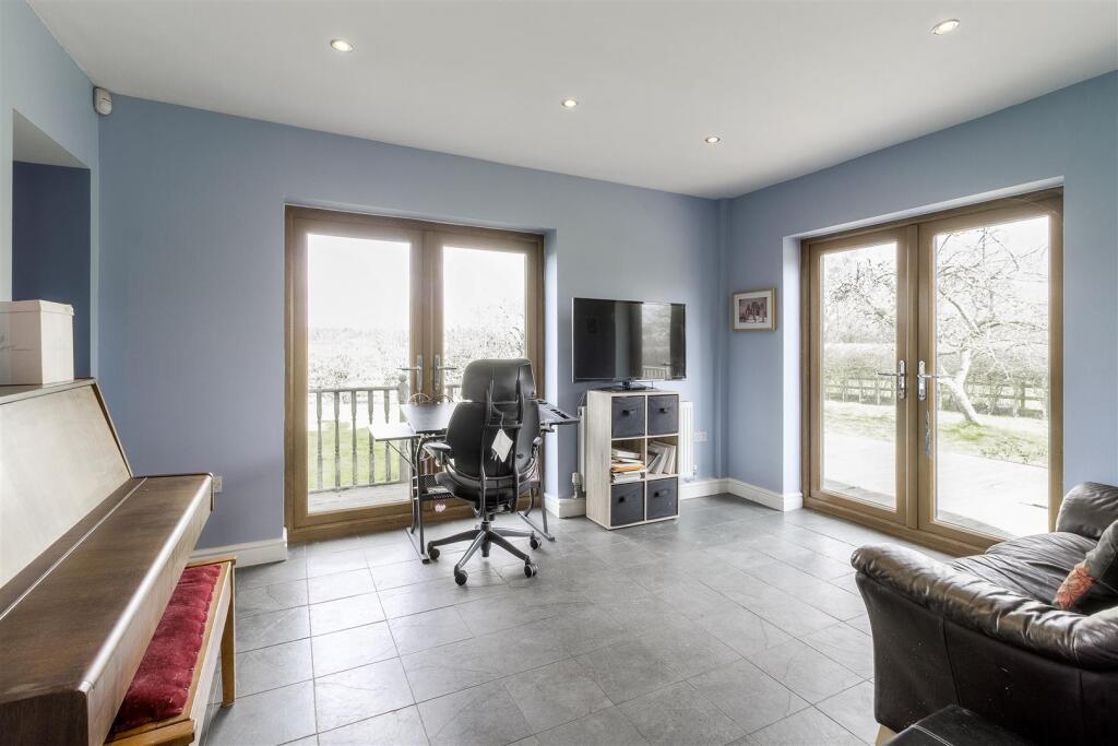 Hipsley Lane, Hurley