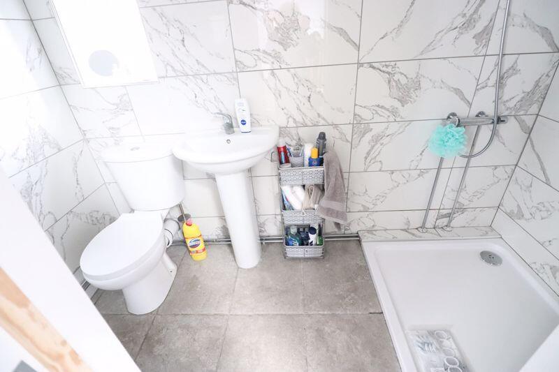 GROUND FLOOR SHOWER ROOM