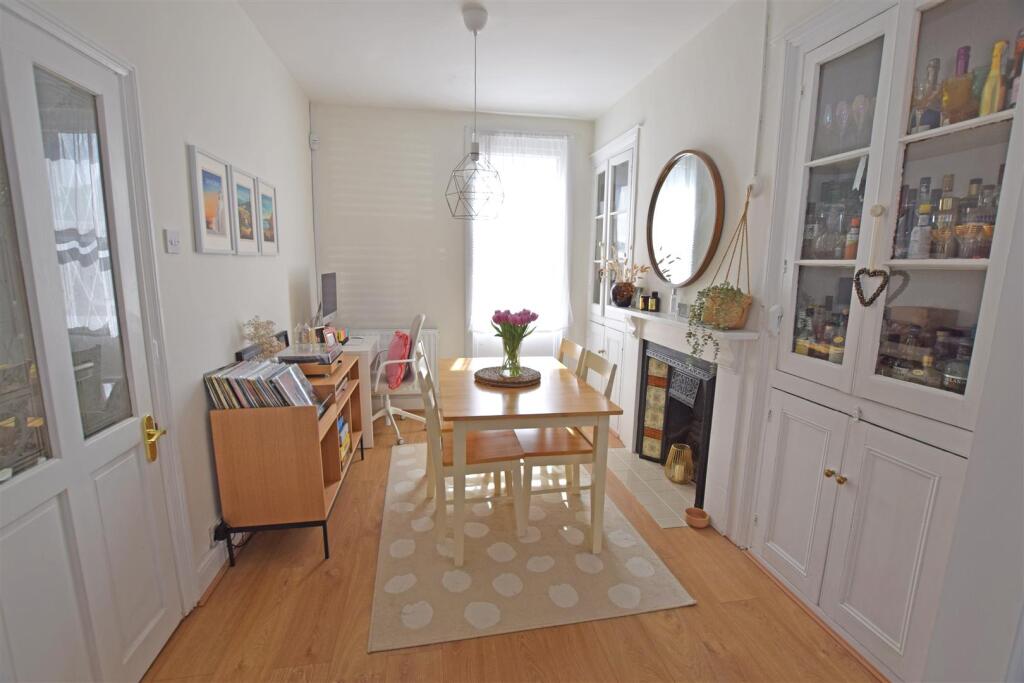 Dining room.jpg