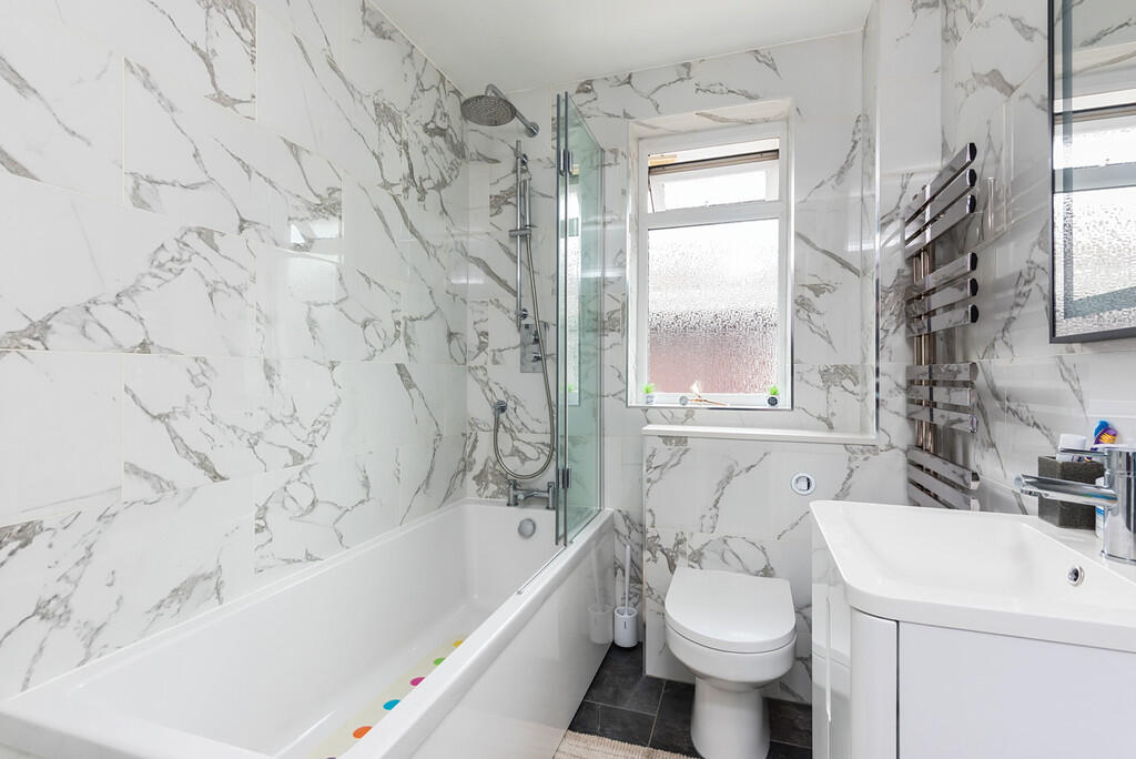 7 The Brambles (5...