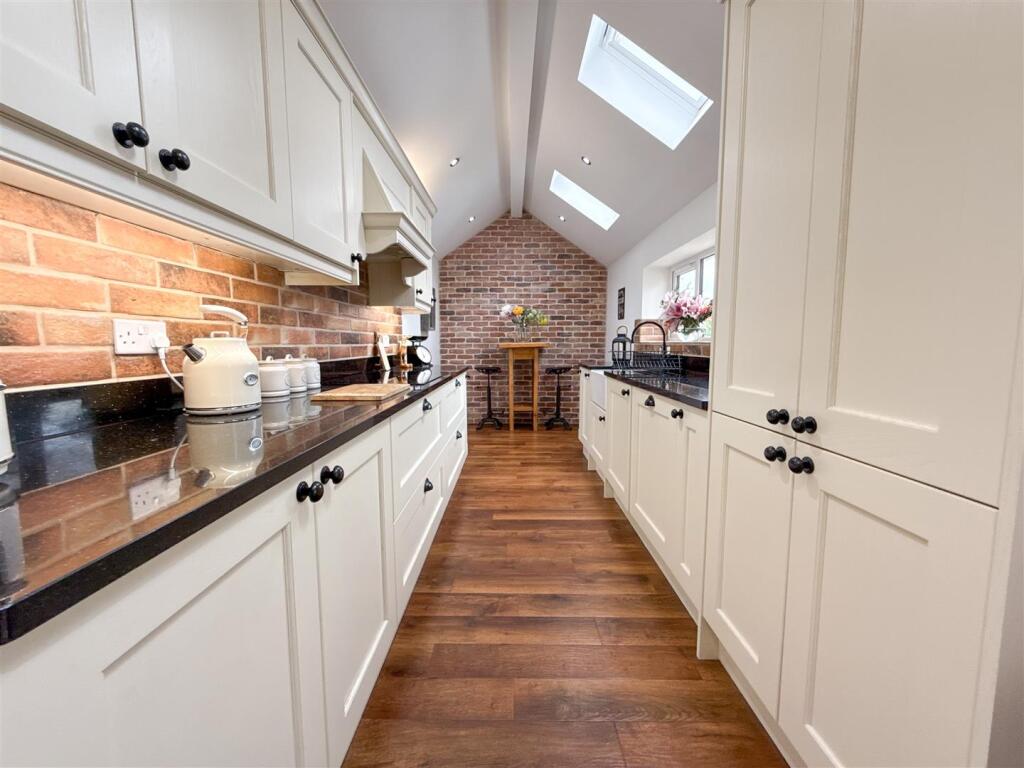 BREAKFAST KITCHEN