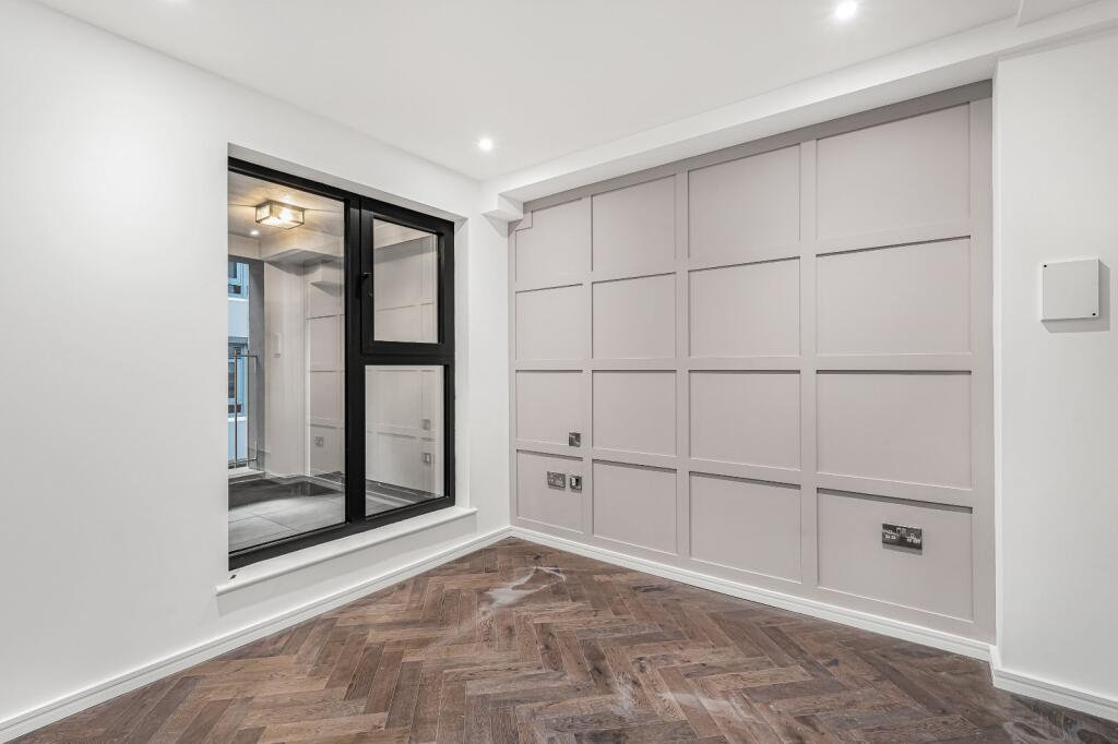 Fortress House, 
122 Minories, EC3N