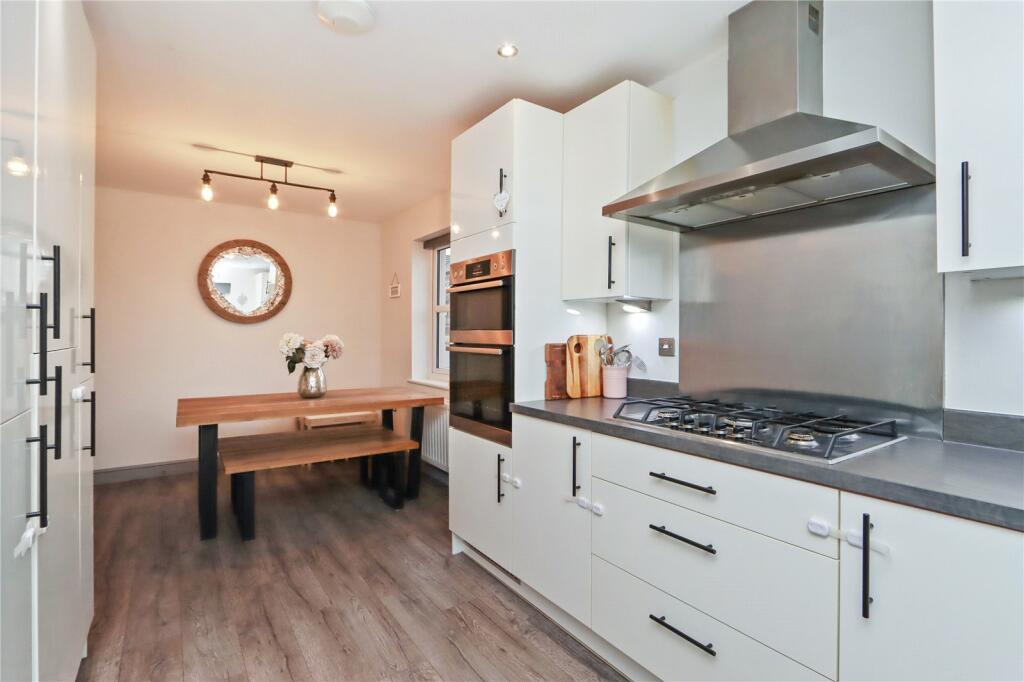 Kitchen/Dining Pic 1