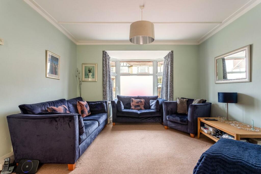 Amherst Crescent-5.jpg