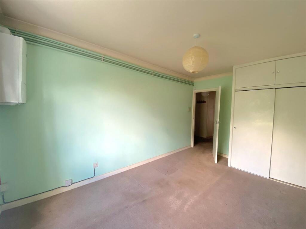 2 Crispin Ct - Bed4.jpg