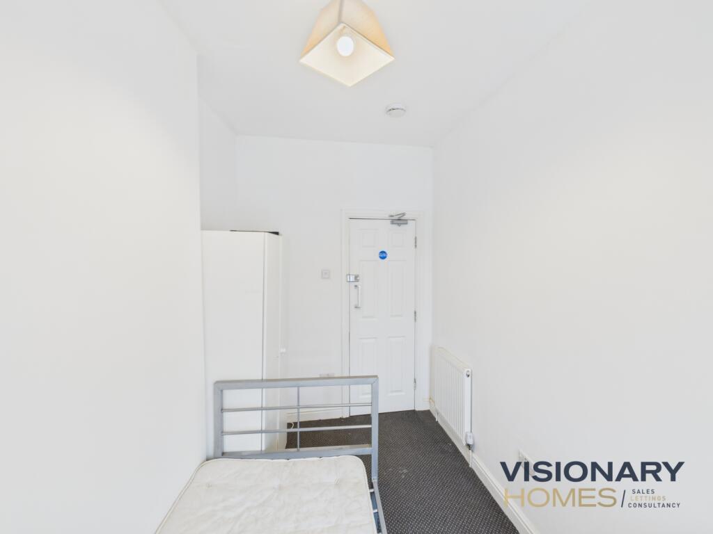 CAM03522G0-PR0219-STILL020