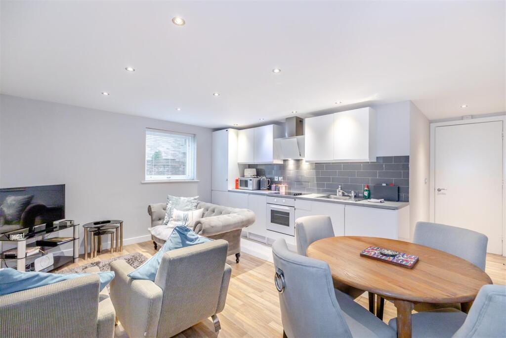 8629578-interior20.jpg