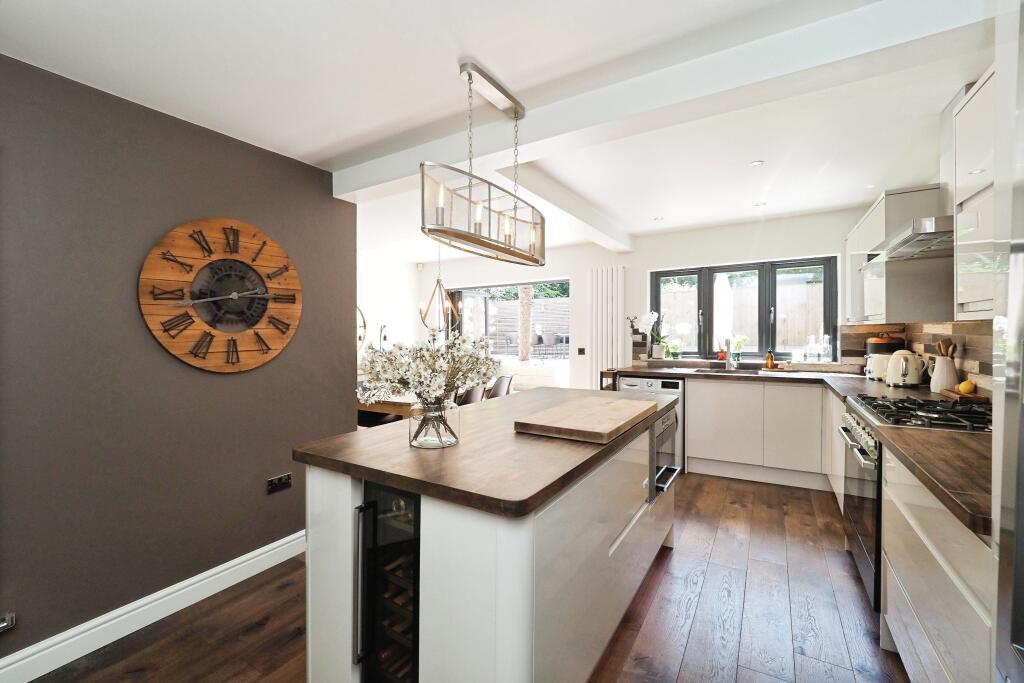 BREATHTAKING kitchen and dining with Bi folds