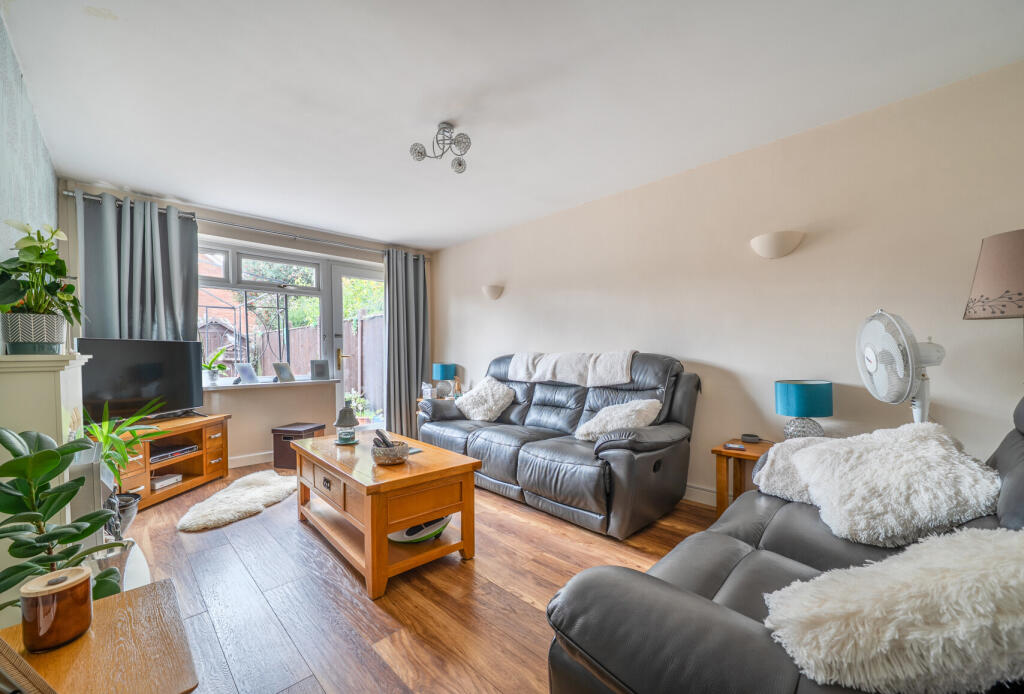 1375967-5-690e1ff...