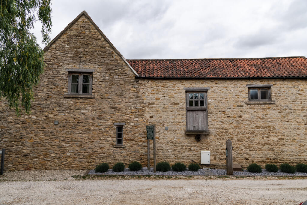282755 - Ginmill Barn 98.jpg