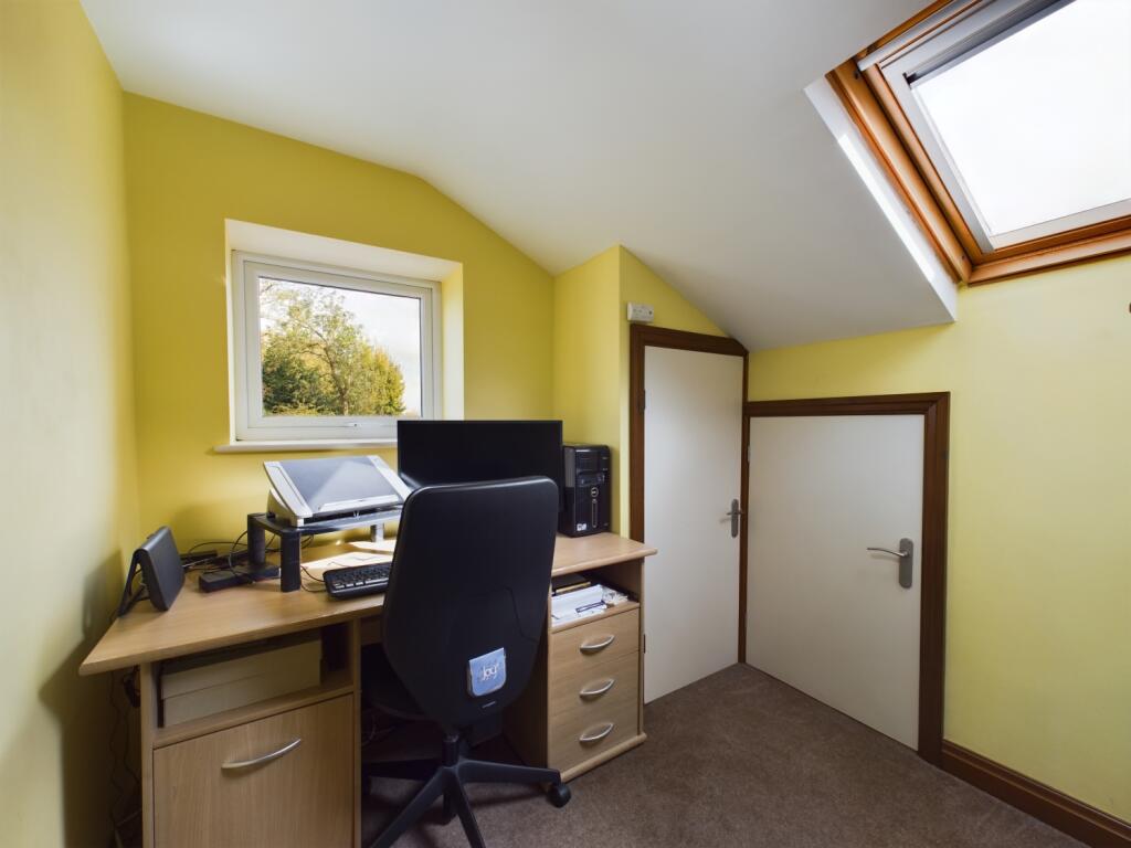 CAM03162G0-PR0165-STILL021 (1)