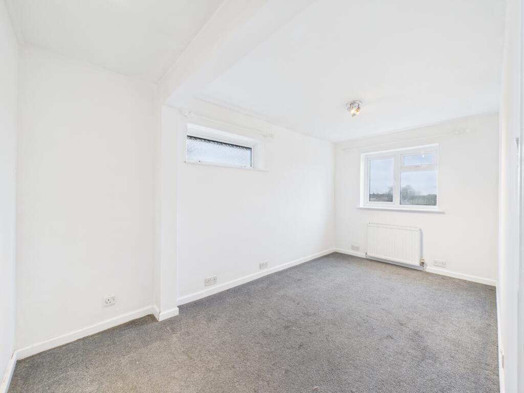 CAM01791G0-PR0202-STILL002