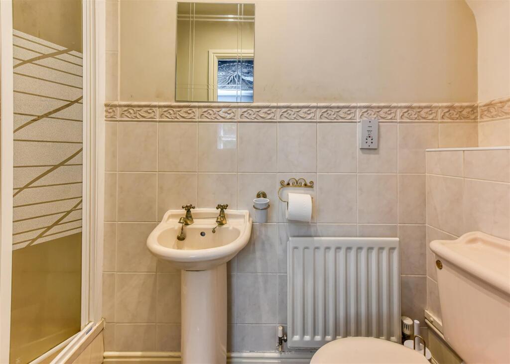 35 Hellier Drive-Shower Room.jpg