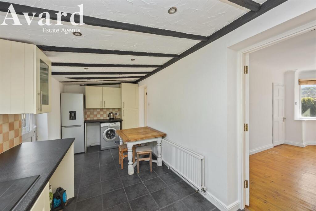 Tangmere Road, 9-011.jpg