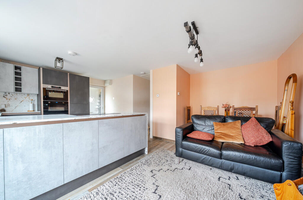 Sitting/Dining Room