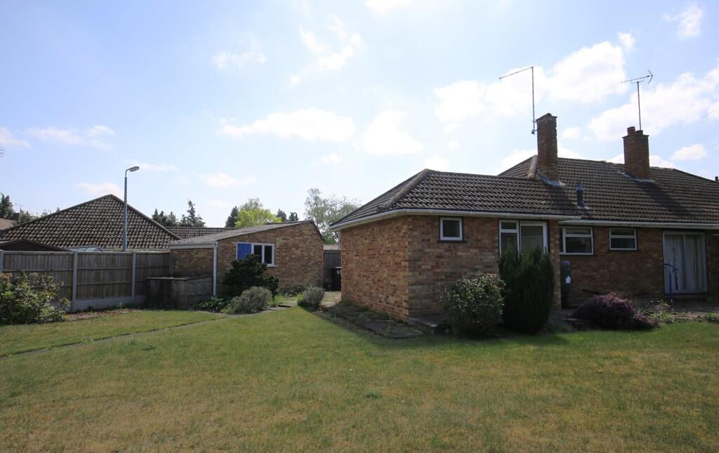 Side garden/garage