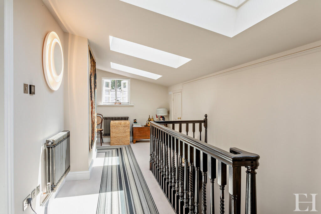 8654607-interiorW...