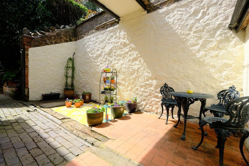 Sun terrace to breakfast on