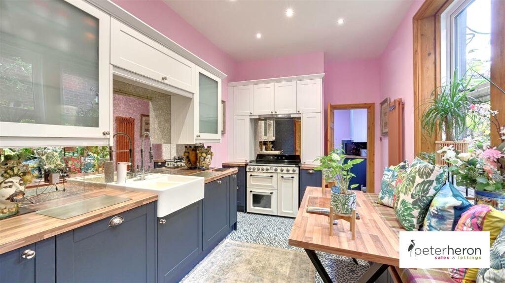 Breakfasting Kitchen