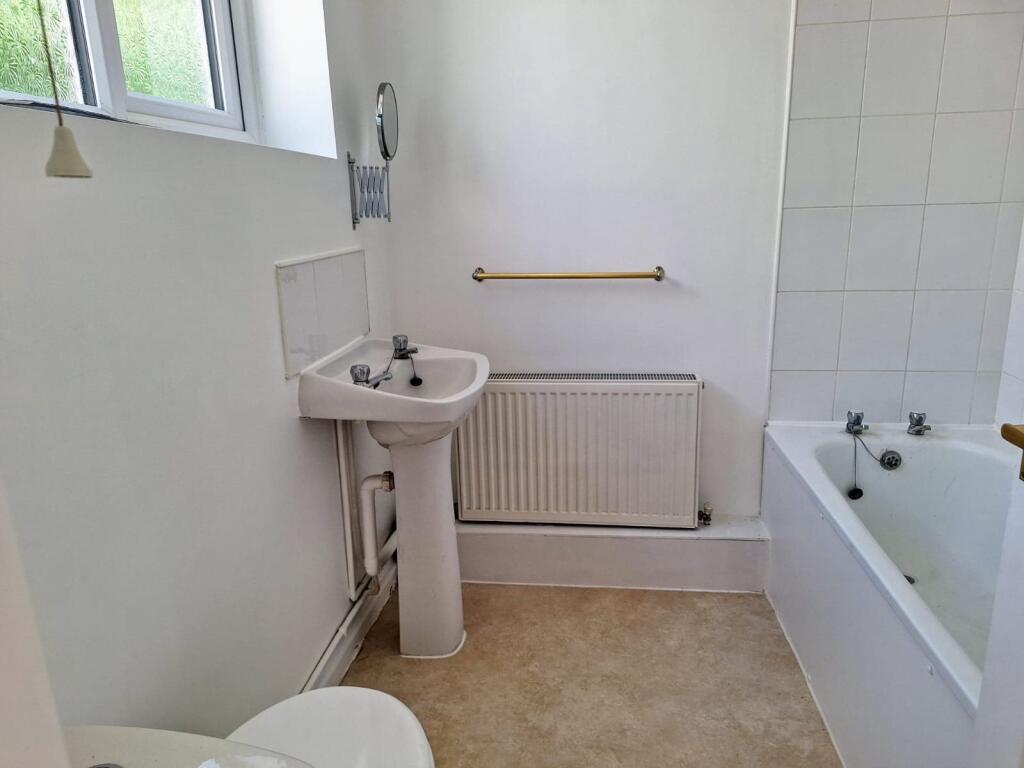 20GB BATHROOM