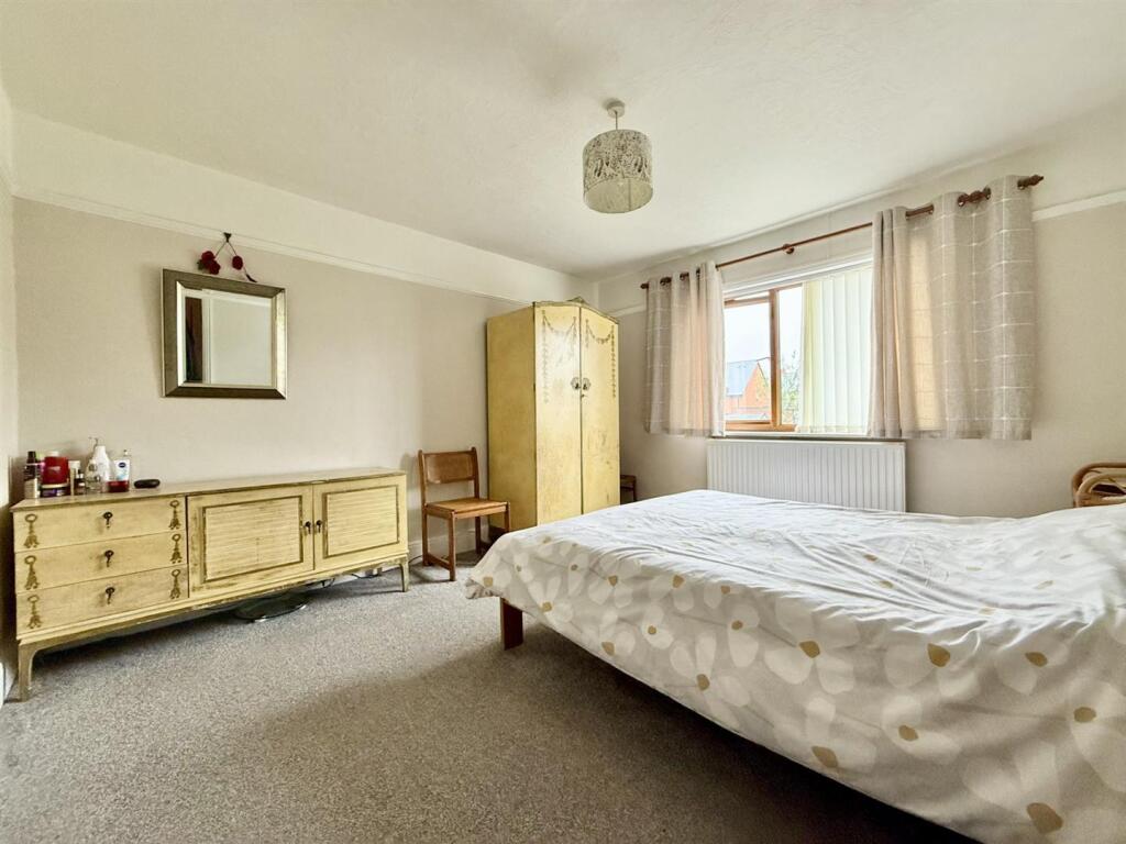 Bedroom1.jpg