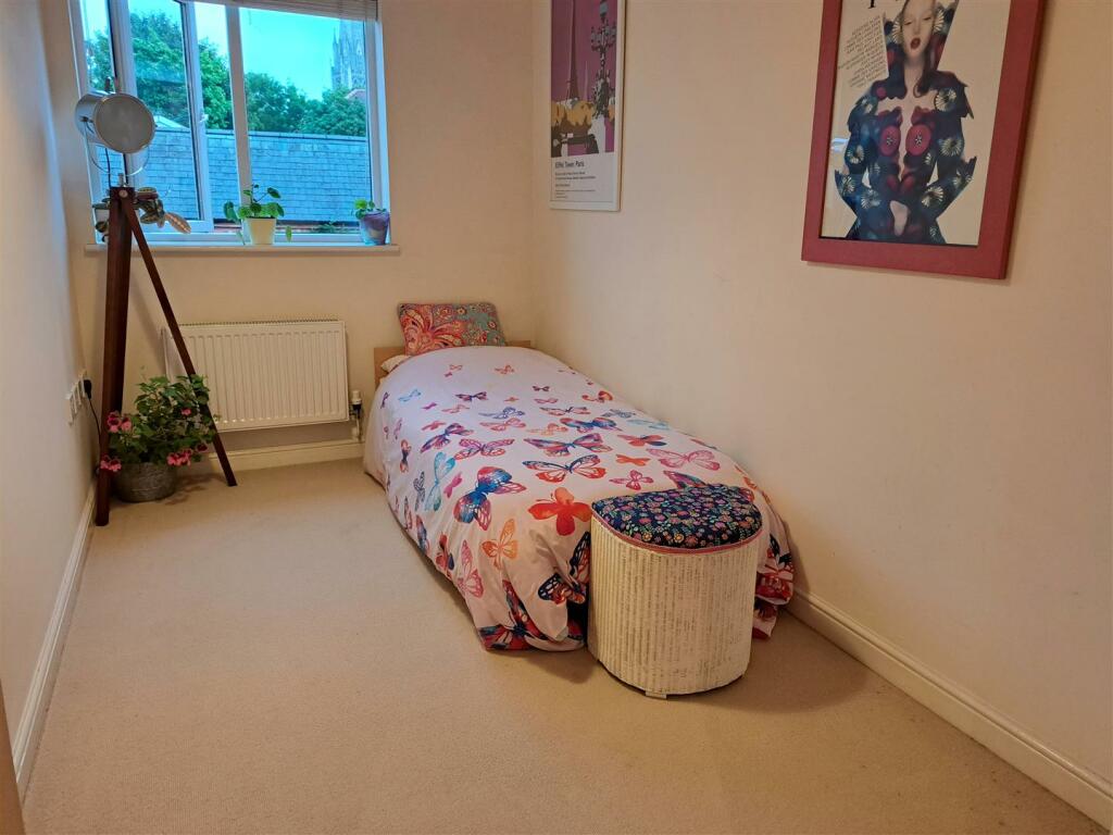 new bedroom.jpg