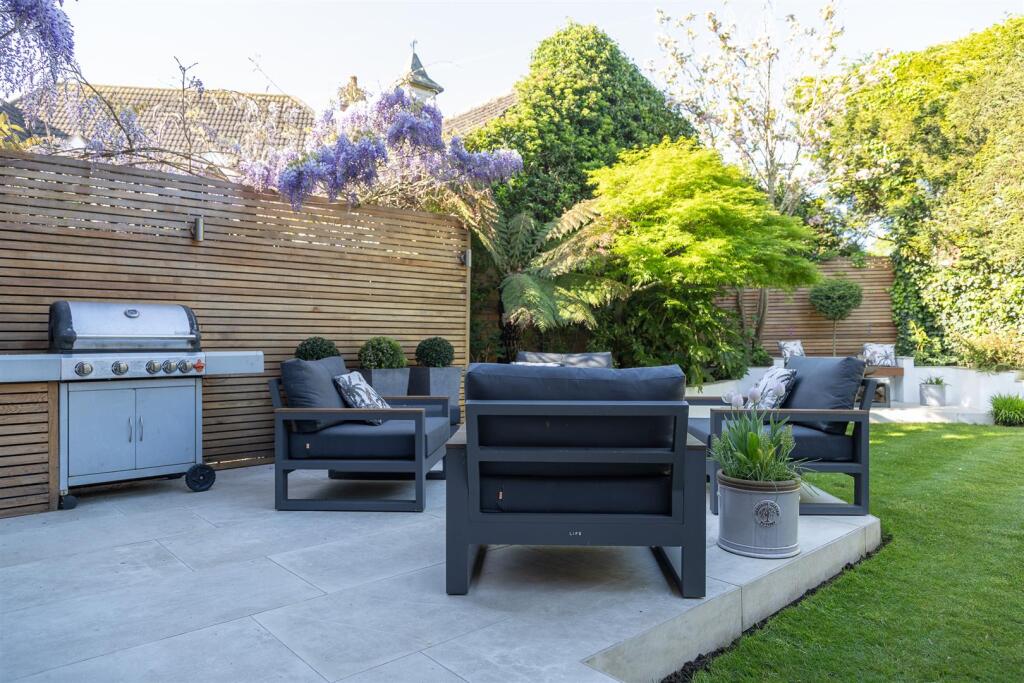 10 Alderman Way (7).jpg