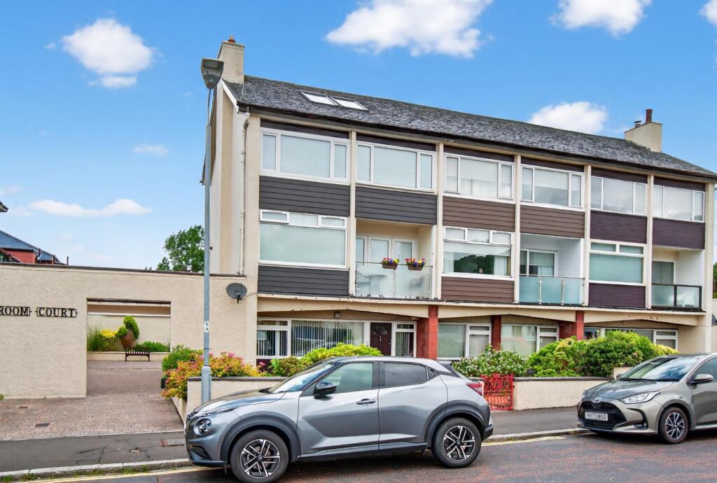 2_6 broom court, largs_02.jpg