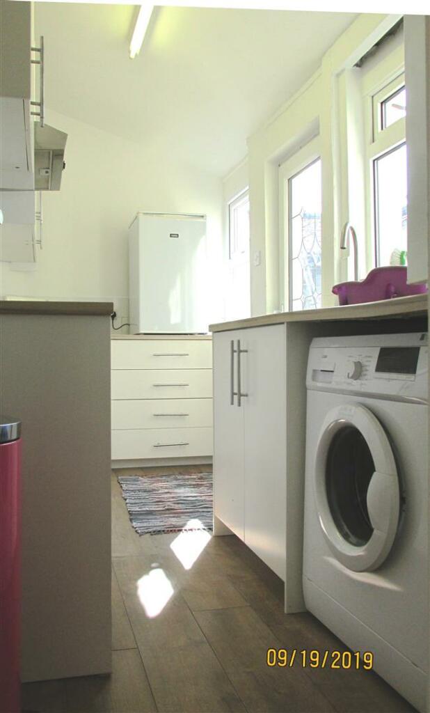 8 Vine Street, Sep 2019, kitchen.jpg