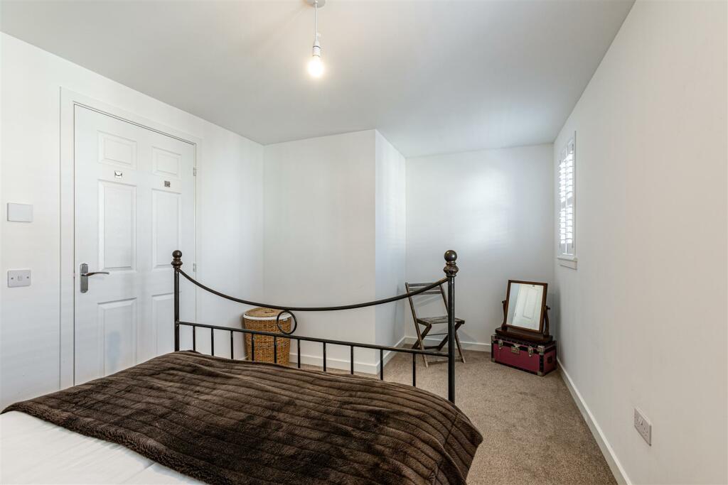 8 Knoll Park Place Galashiels 20.JPG