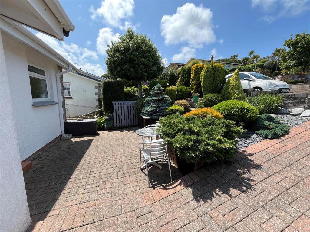 Front Garden.jpg